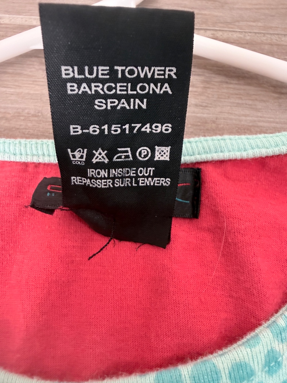 Custo Barcelona Light Blue Printed Crewneck Tee with Pale Pink Sleeves - Picture 8 of 8